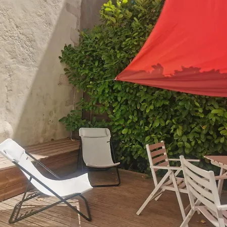 La Maison De Ville 76M2 Avec Terrasse De 22M2 La Rochelle  Exterior photo